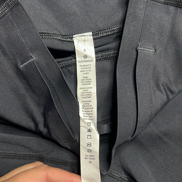 Lululemon Run to Reset Tight 25" size 4 in Black / Frozen Island Multi - Picture 15 of 15